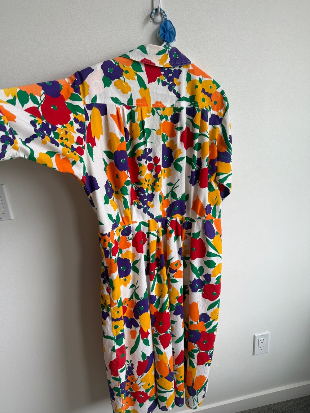 Vintage shirt dress
Tagged as size 18
Fits medium / large in my opinion - Picture 2 of 16